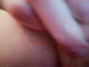 Moglie troia che si masturba