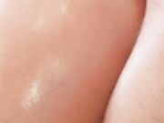 Una calda pecorina con sborrata sulle sue tettone