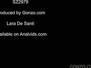 MILF Lara De Santis scopata da 6 cazzi DAP