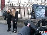 Orgia con doppia penetrazione con le gemelle Della1