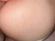 Giovane coppia prova l'anale per la prima volta