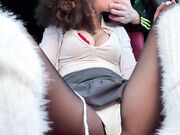 Italiana palpata in auto da sconosciuto