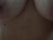 Moglie tettona mi cavalca bene amatoriale