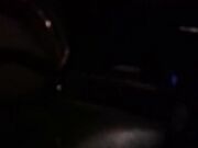 Moglie esibizionista palpata in auto dal meccanico