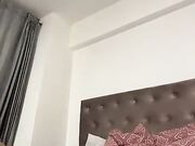 Mi lasci cosi col cazzo duro?Devo fare pipi