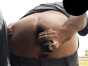 Zucchina e Cetriolo nel parcheggio pubblico