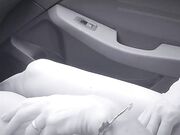 Seduzione moglie in auto senza slip