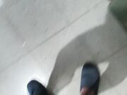 MI MASTURBO DOPO UNA CALDA GIORNATA E UNA DOCCIA