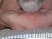 Il cazzo del nonno ancora nel culo