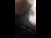 La troia di mia moglie filmata mentre si masturba