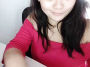 Ragazza italo-asiatica si masturba in webcam