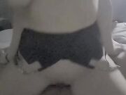 Fai sentire al cornuto come godi sul mio cazzo
