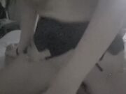 Fai sentire al cornuto come godi sul mio cazzo