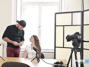 La influencer italiana scopata in diretta da 2 cazzi