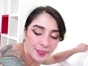 Due maiale in trio con un grosso cazzo