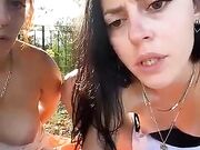 Esibizionismo in vacanza beccate da alcuni ragazzi