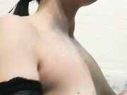 Michela troia romana inondata di sborra calda