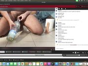 Umiliazione cam4: bere piscio