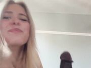 italiana sega un cazzo nero finto su instagram