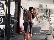 Shona River scopata in palestra da personal trainer