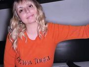 Riempie la fica della sorellastra POV