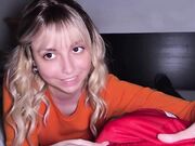 Riempie la fica della sorellastra POV