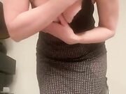 Strip seducente moglie in autoreggenti