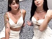 M1riam e Ambra trio cal1ppare con fan a Riccione