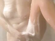Mia moglie mi manda un video mentre fa la doccia