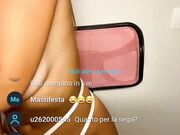 Rebecca Barbado onlylovestella si spoglia e fa pompini