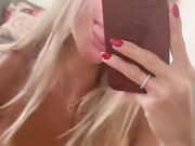 Selfie Milf bionda social culona