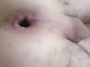 18enne si diverte con un dildo