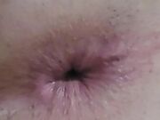 18enne si diverte con un dildo