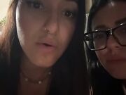 Amiche succhiano il cazzo insieme