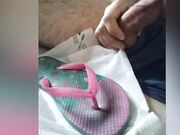 Sborrata sulle infradito di mia zia