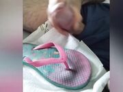 Sborrata sulle infradito di mia zia