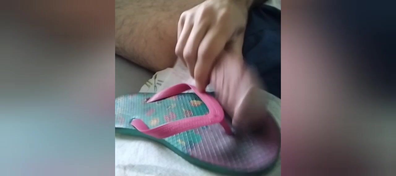 Sborrata sulle infradito di mia zia