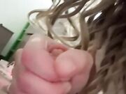 Ha trovato il dildo dell'amica