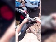 Moglie cuckold sega esibizionista in macchina