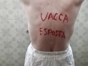 La schiava viene sottoposta a varie umiliazioni