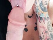 Manda video sexy al fidanzato per il compleanno