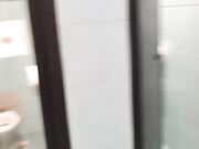 Pompino fidanzata nel bagno del cinema