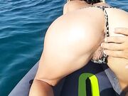 Anche in barca fa la troia