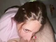 Alessandra la troia lecca le palle e succhia il cazzo