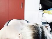Mi fa sborrare prima di andare a dormire - ITA