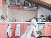 Una giornata con me girando nuda per casa