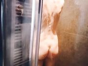 Moglie sotto la doccia amatoriale