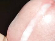 Gli sego il cazzo fino a fargli colare il suo nettare