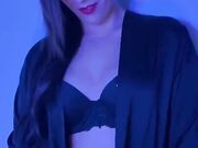 Sexy strip in lingerie ragazza italiana