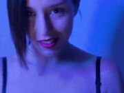 Sexy strip in lingerie ragazza italiana